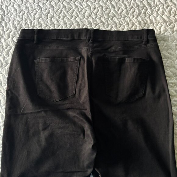 Liz Claiborne Women 20W Classic Bootcut Black denim jean - Picture 4 of 6